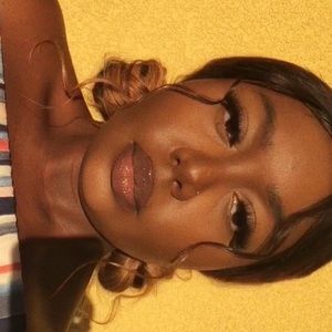 Meet your Posher, Najae